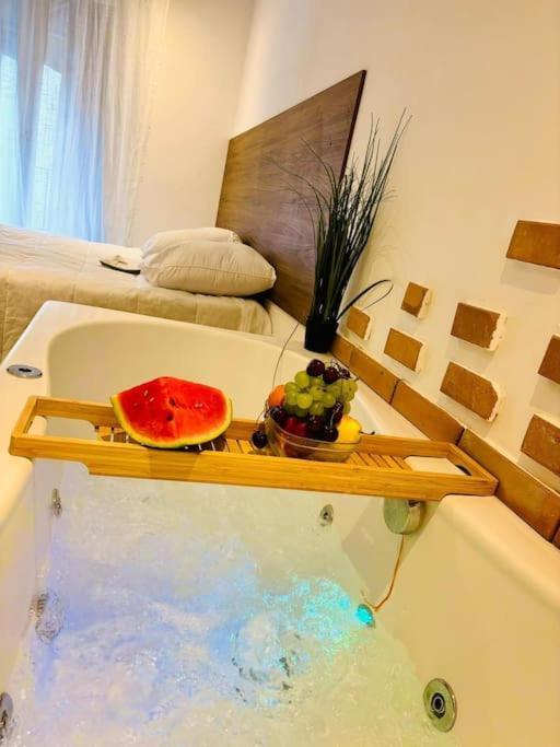 Studio Love Jacuzzi Марсель Экстерьер фото