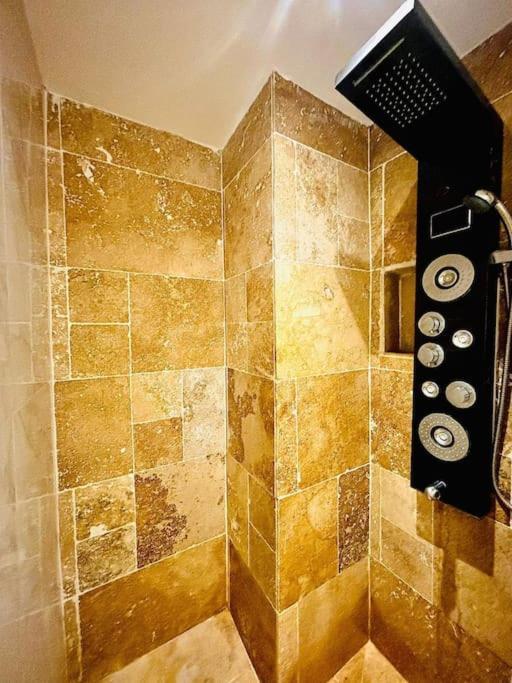Studio Love Jacuzzi Марсель Экстерьер фото